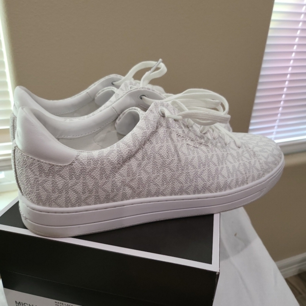 Michael Kors White Textured Sneakers for Casual Comfort - Picture 7 of 12